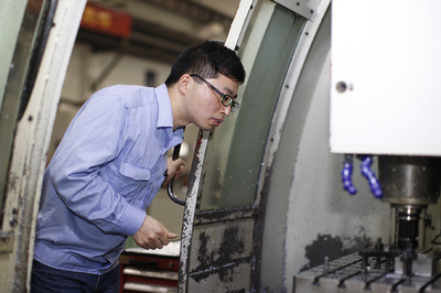 圖紙上的匠心 80后數(shù)控圖紙“解構(gòu)師”陳閏祥的農(nóng)業(yè)機(jī)械情結(jié)